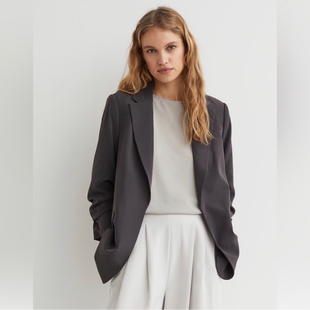 H&M, Jacket with Gathered Sleeves,
Size US 6